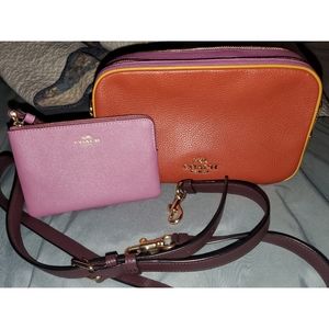 Jes Crossbody in Colorblock and Wristlet Set